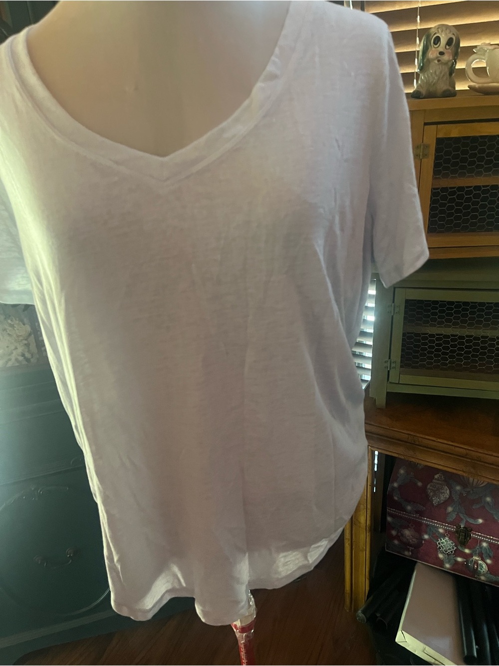 Athleta Classic light grey XL V-Neck Women’s Tee